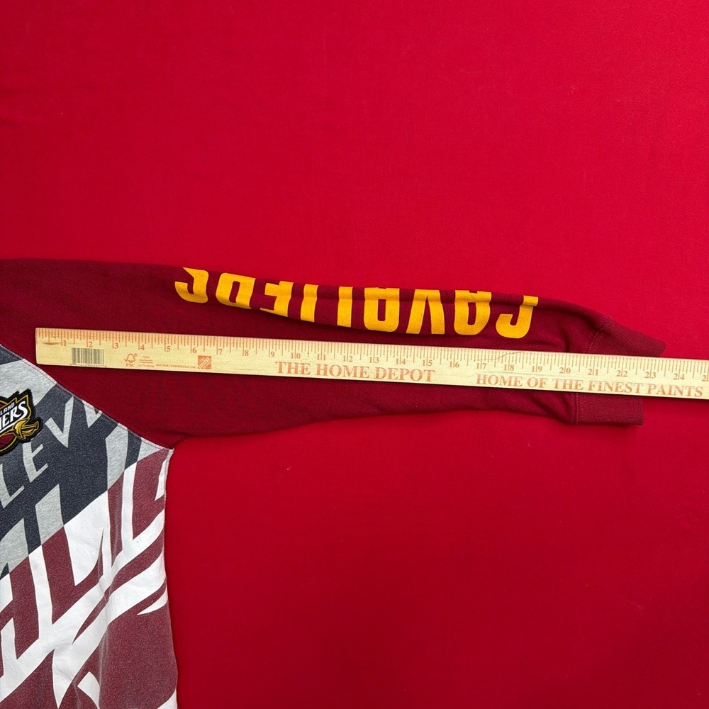 VTG Style NBA Cleveland Cavaliers Men's Small Big AOP Logo Maroon Grey Yellow - Picture 6 of 7
